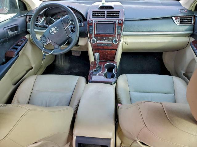 Toyota Camry Base Image 4