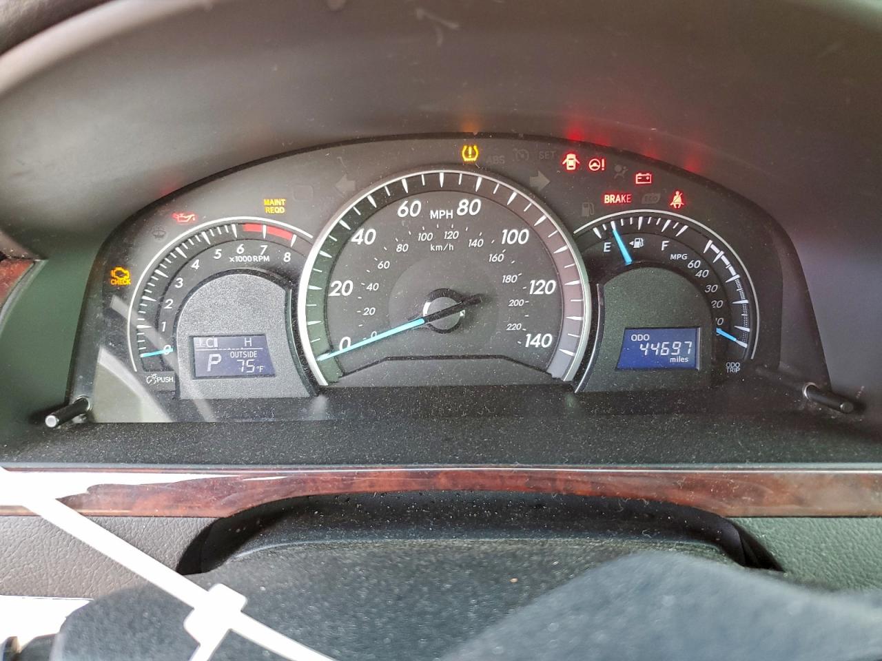 Toyota Camry Base Image 10