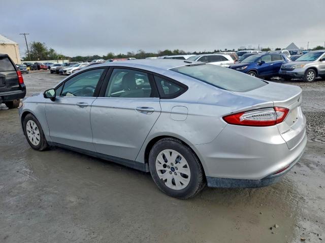 Ford Fusion S Image 5