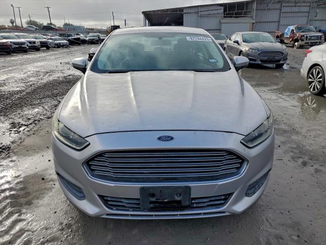 Ford Fusion S Image 2