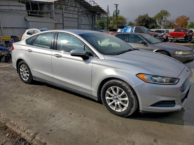 Ford Fusion S Image 10