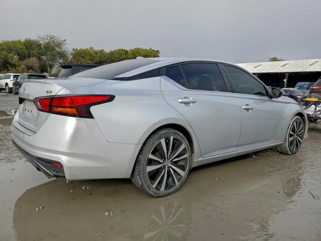 Nissan Altima Sr Image 12