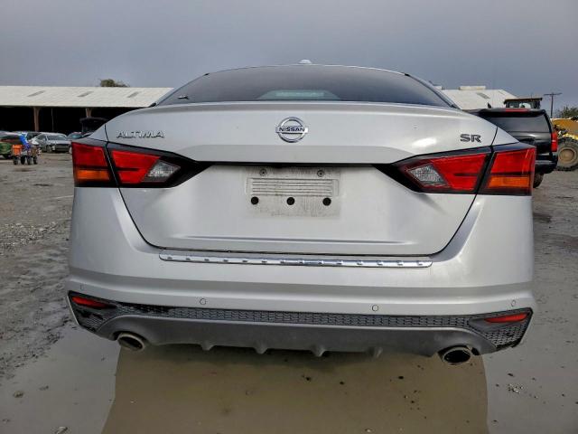 Nissan Altima Sr Image 5