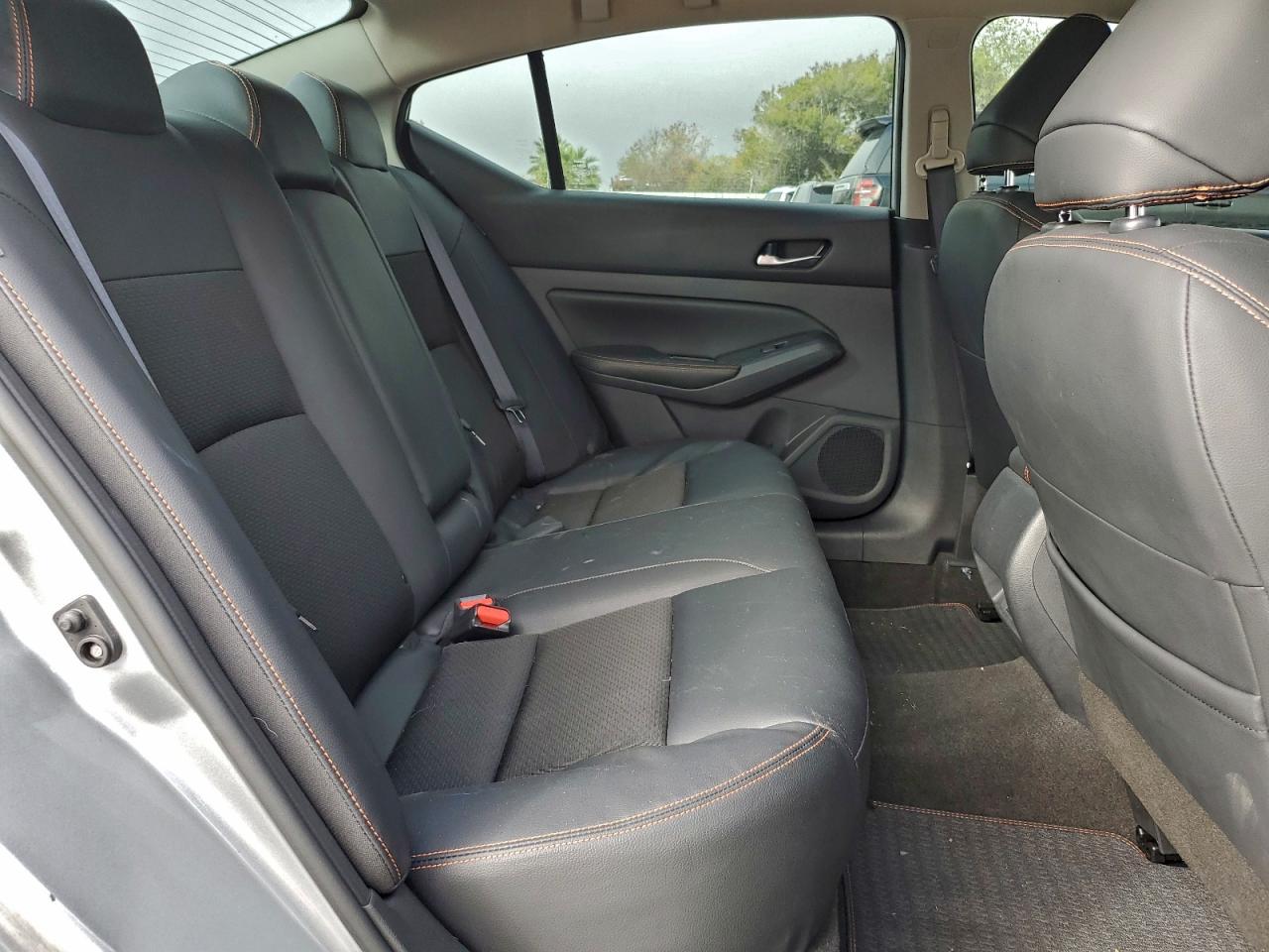 Nissan Altima Sr Image 10