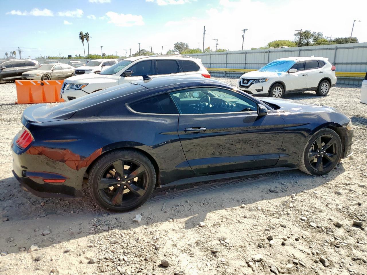 Ford Mustang Image 3