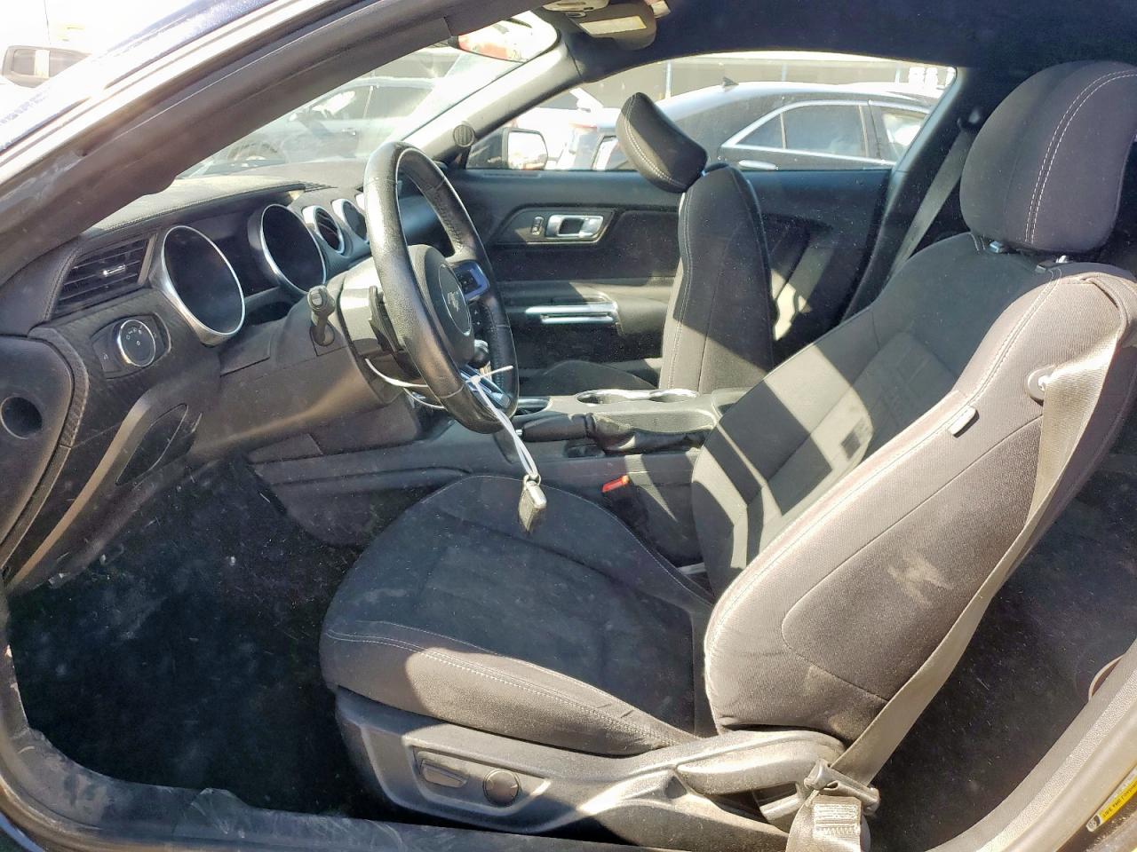 Ford Mustang Image 8