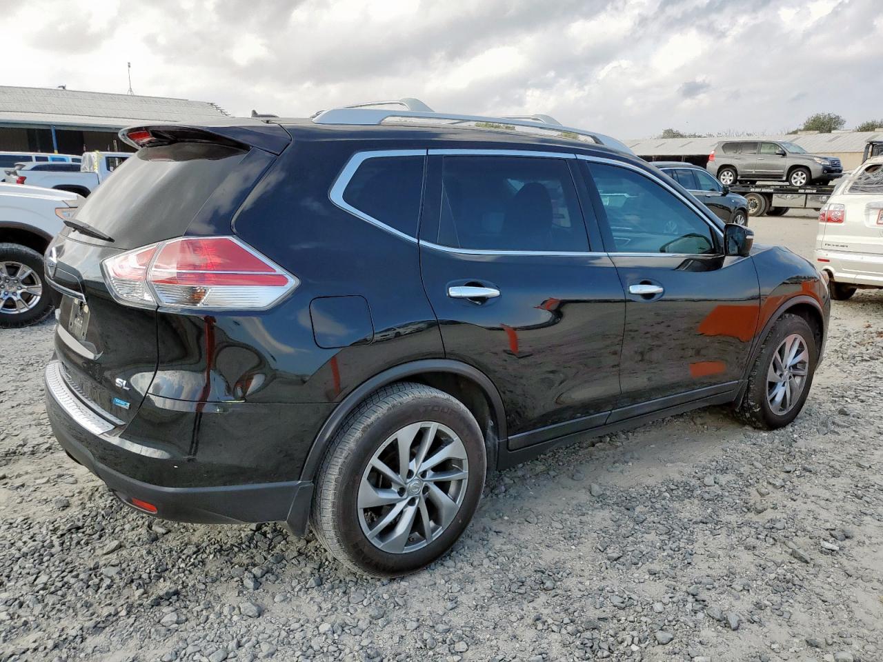 Nissan Rogue S Image 12