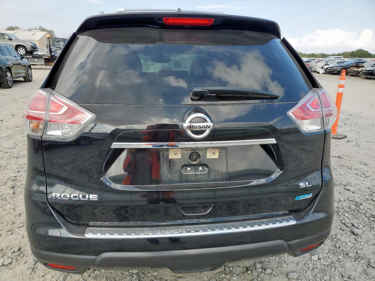 Nissan Rogue S Image 7