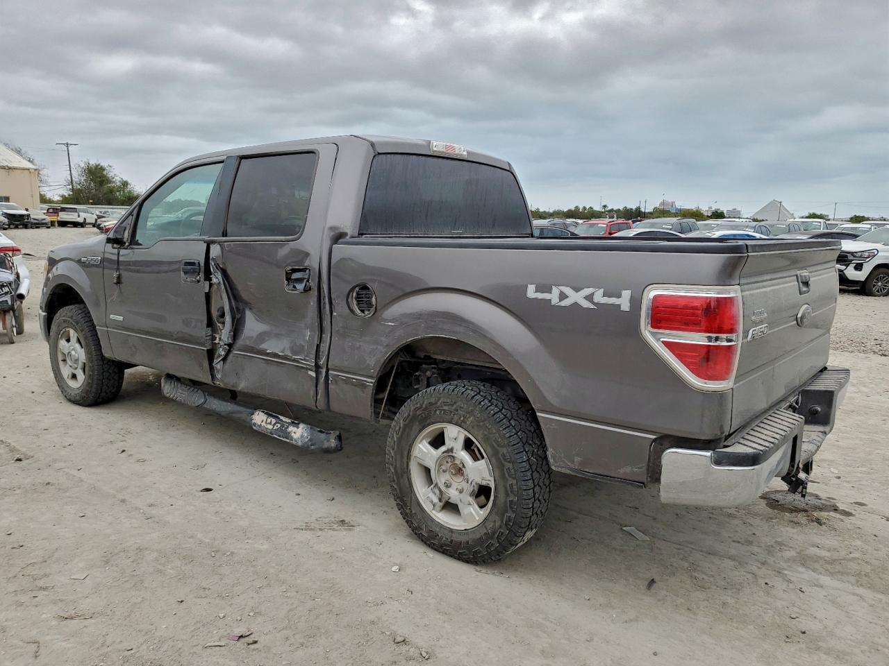 Ford F-150 Supercrew Image 8