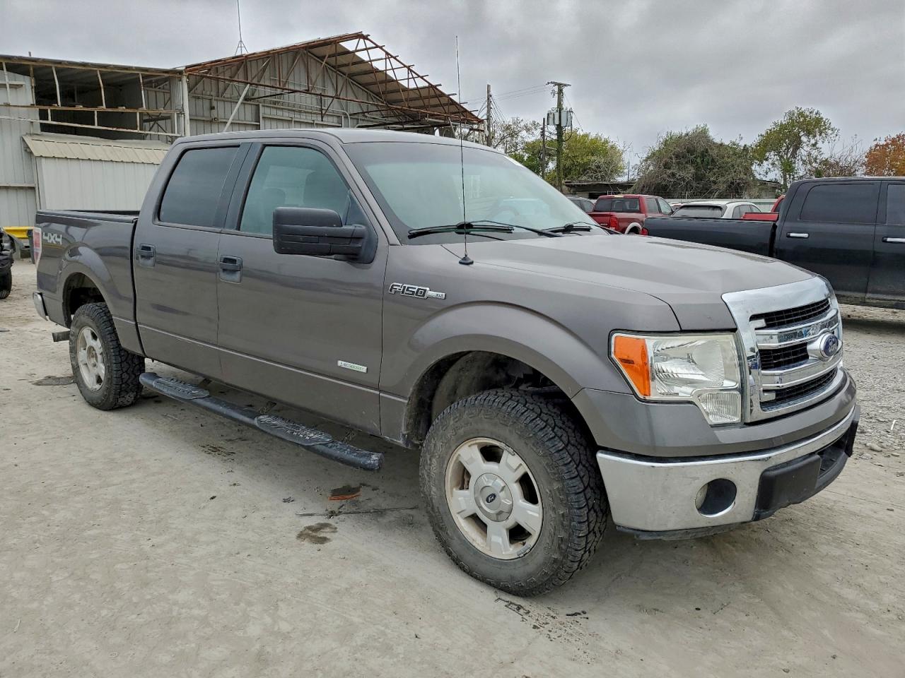 Ford F-150 Supercrew Image 7
