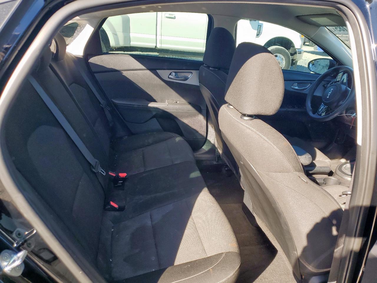 Kia Forte Fe Image 12