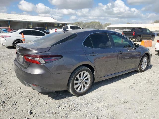 Toyota Camry Le Image 2