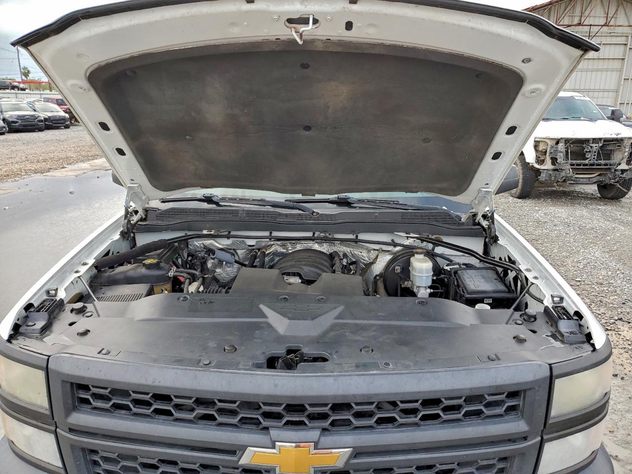 Chevrolet Silverado C1500 Image 11