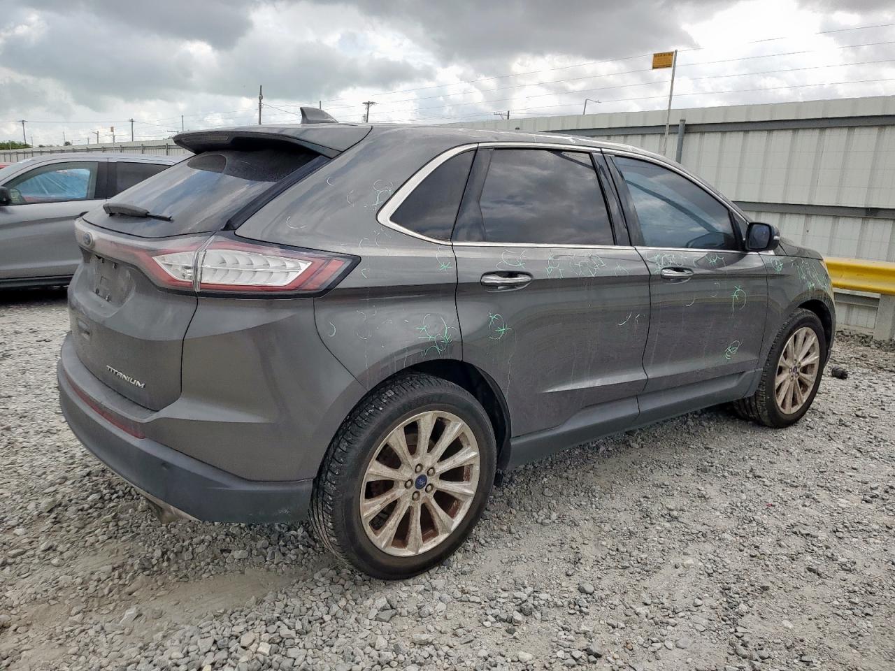 Ford Edge Titanium Image 3