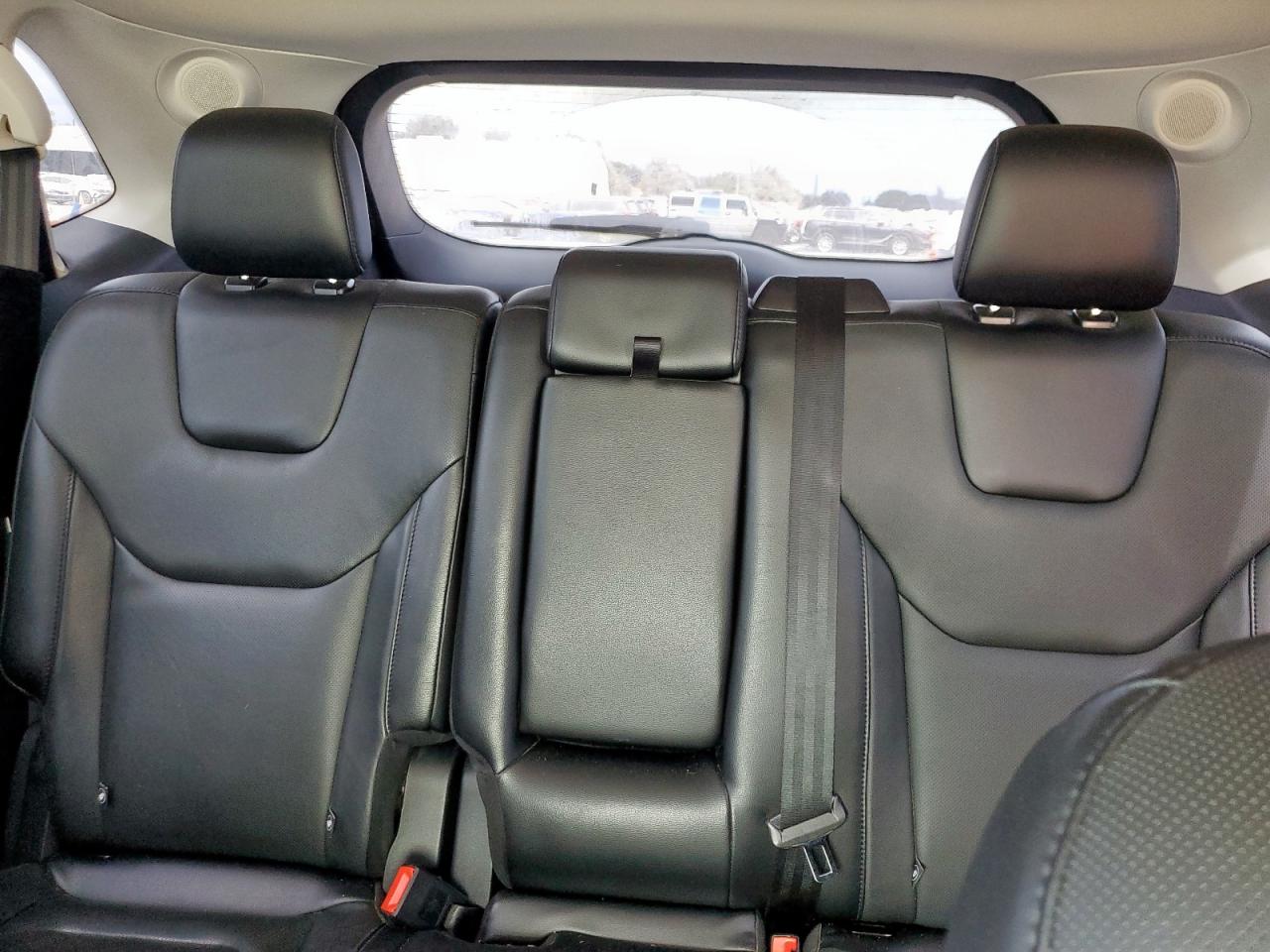 Ford Edge Titanium Image 10