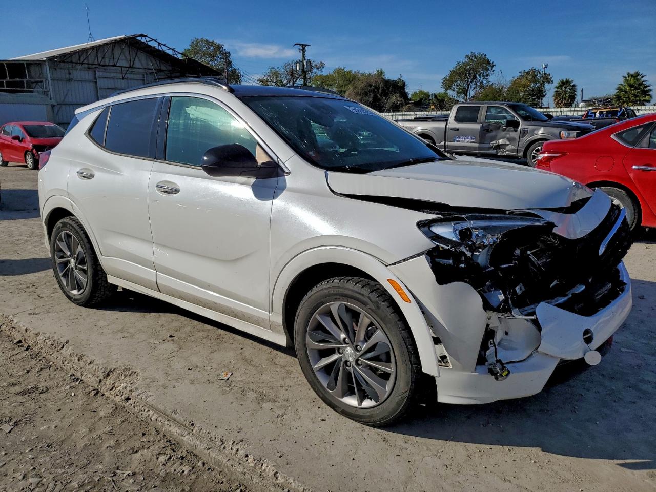 Buick Encore Essence Image 2