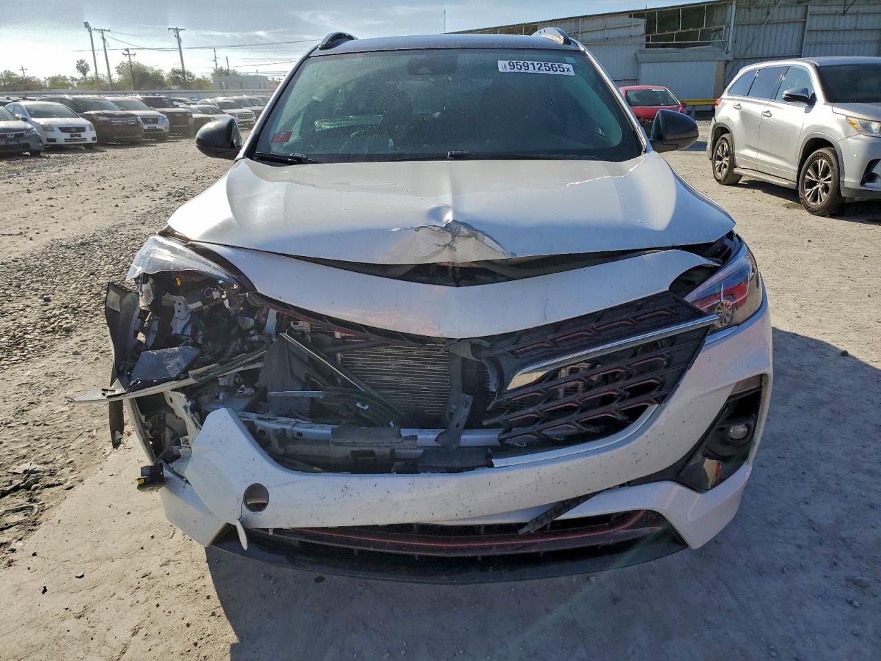 Buick Encore Essence Image 5