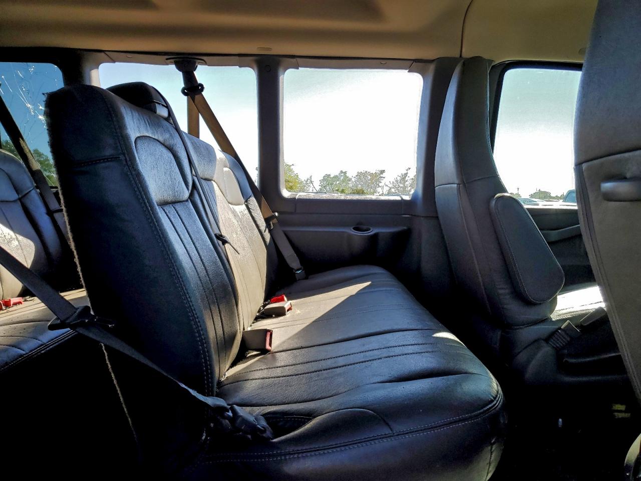 Chevrolet Express Ls Image 13