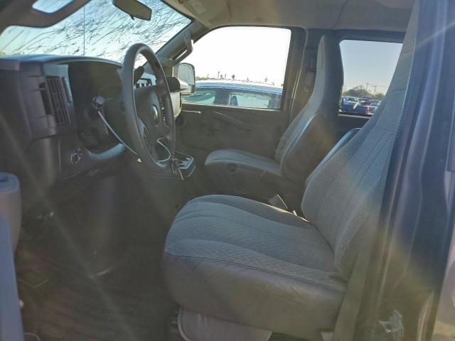 Chevrolet Express Lt Image 13