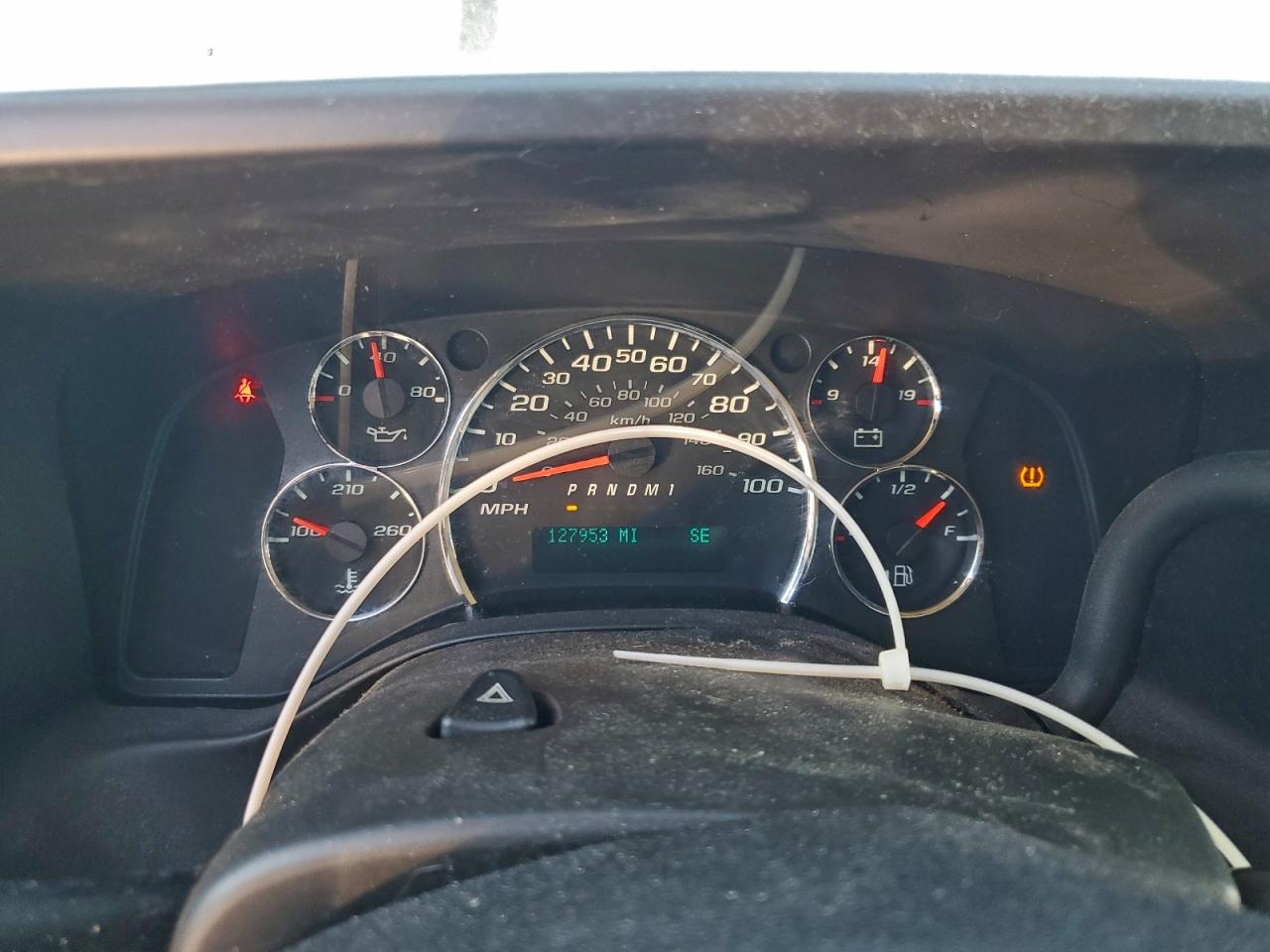 Chevrolet Express Lt Image 9