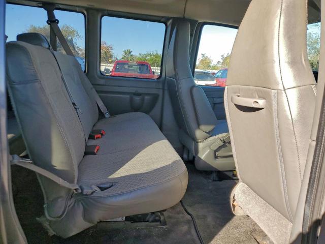 Chevrolet Express Lt Image 10