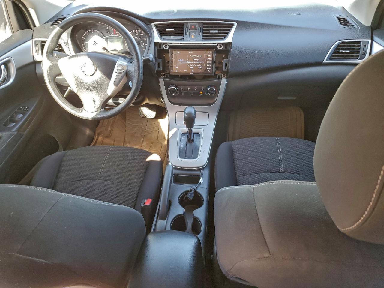 Nissan Sentra S Image 3