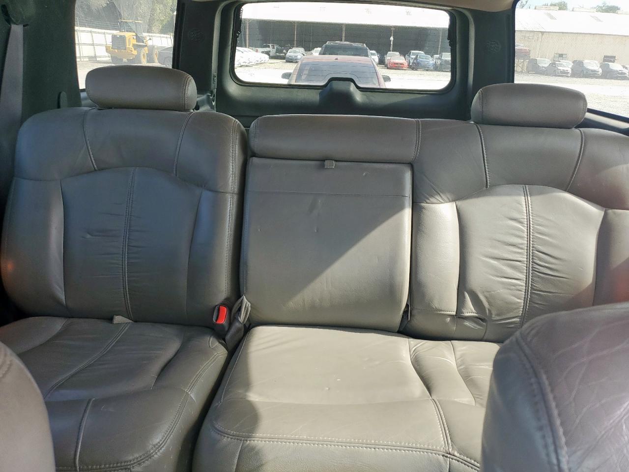 Chevrolet Suburban K1500 Image 7