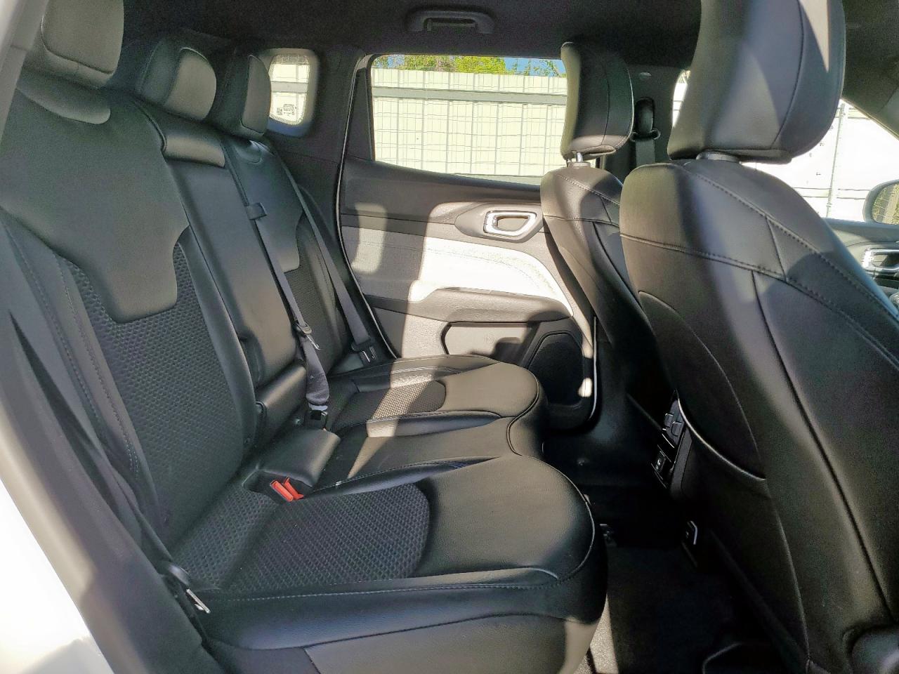 Jeep Compass Latitude Image 10