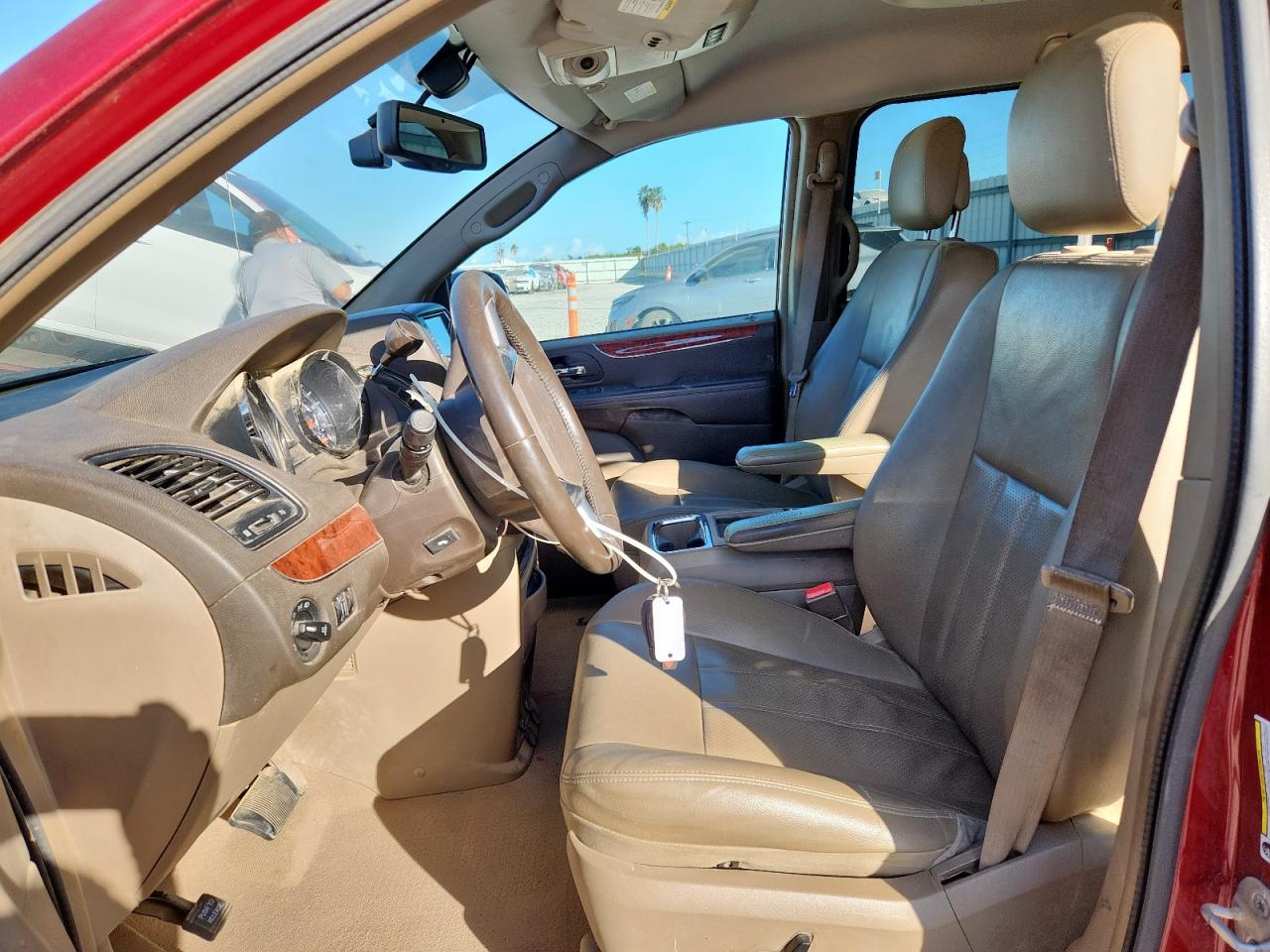 Chrysler Minivan Touring L Image 10