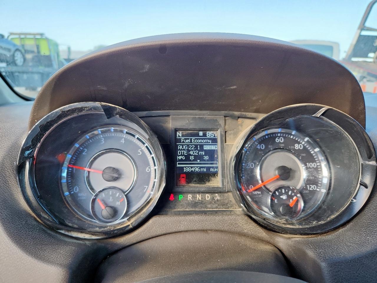 Chrysler Minivan Touring L Image 2