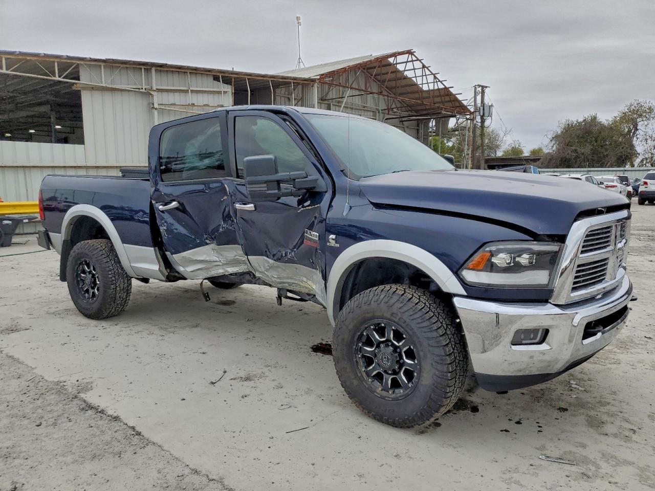 Dodge Ram 2500 Laramie Image 3