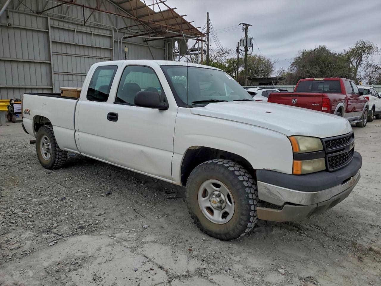 Chevrolet Silverado K1500 Image 2