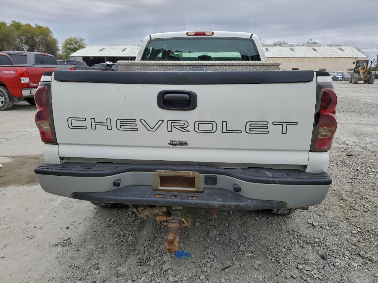 Chevrolet Silverado K1500 Image 11