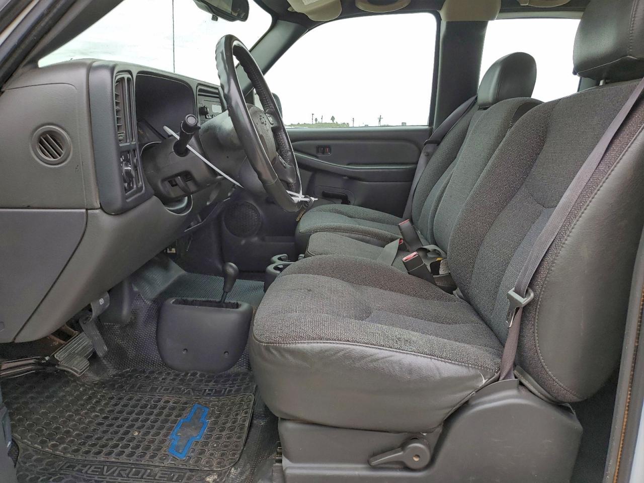 Chevrolet Silverado K1500 Image 9