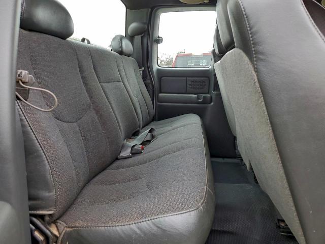 Chevrolet Silverado K1500 Image 8