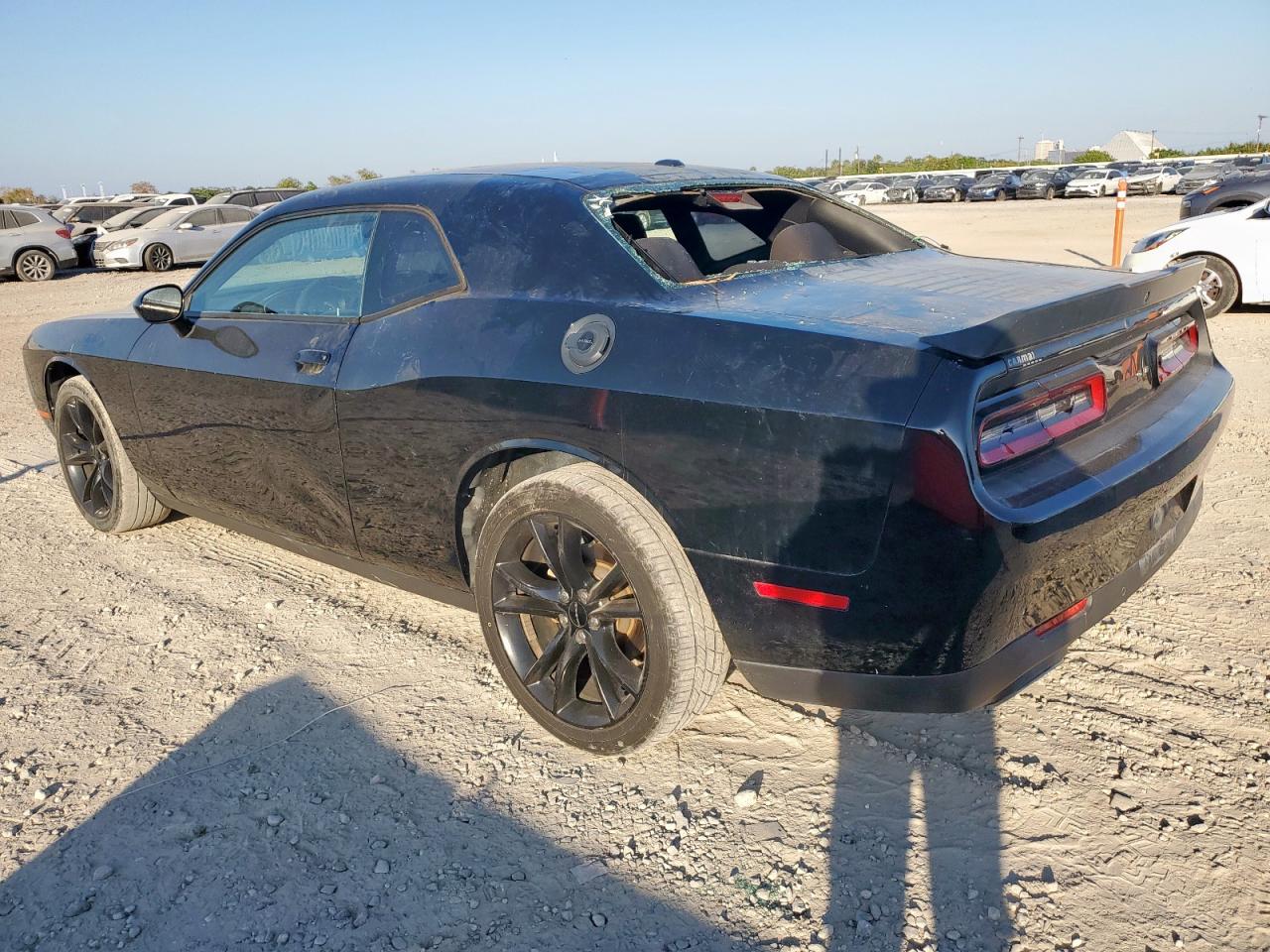 Dodge Challenger Sxt Image 10