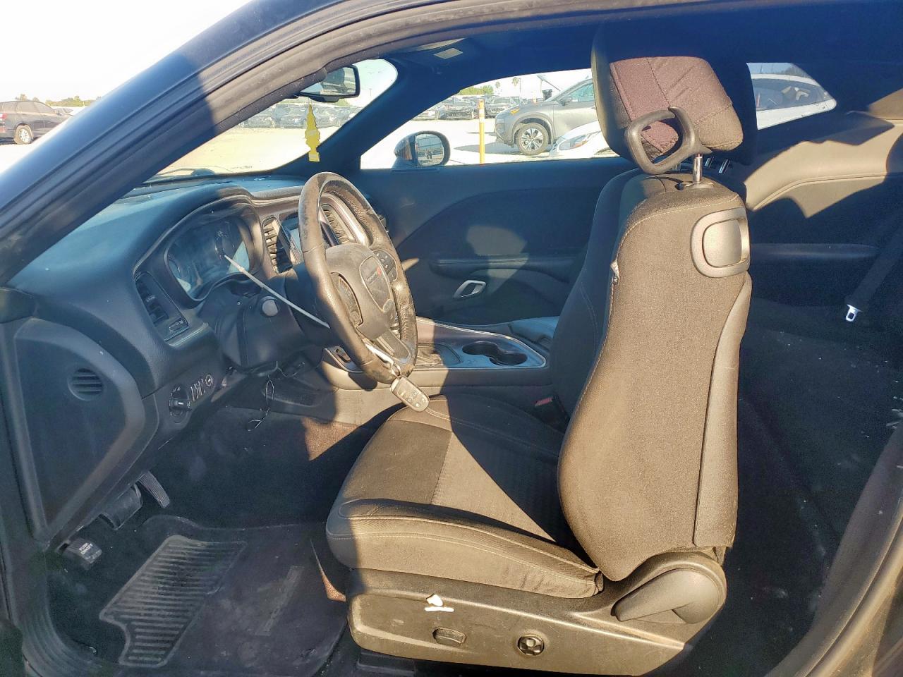 Dodge Challenger Sxt Image 2