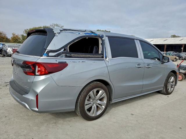 Honda Odyssey Touring Image 6