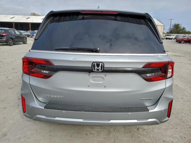 Honda Odyssey Touring Image 13
