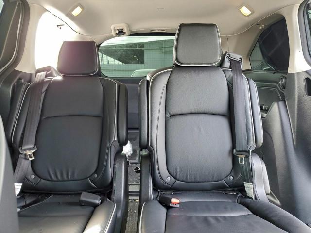 Honda Odyssey Touring Image 10