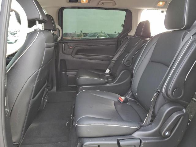 Honda Odyssey Touring Image 4