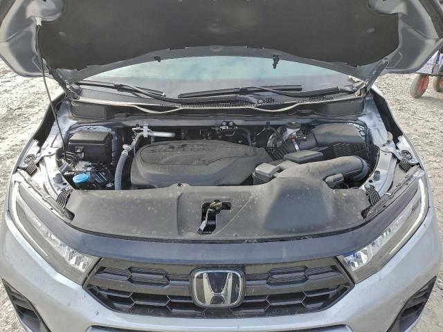 Honda Odyssey Touring Image 3
