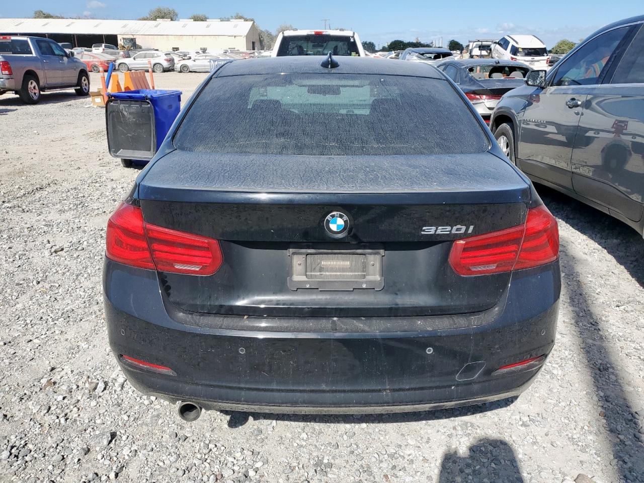 BMW 3 Series I Image 10