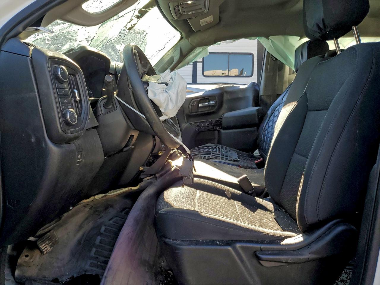 Chevrolet Silverado K2500 Heavy Duty Image 6