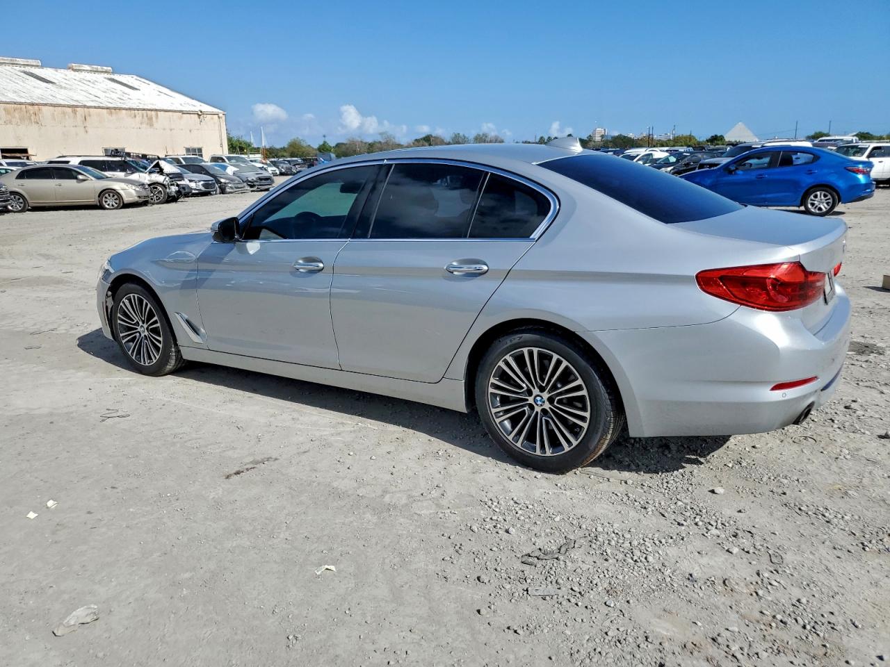 BMW 5 Series I Image 5