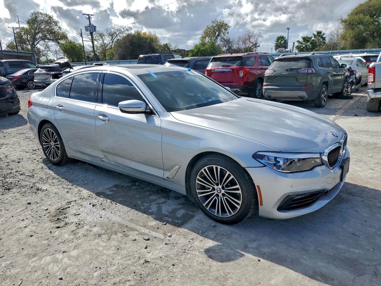 BMW 5 Series I Image 4