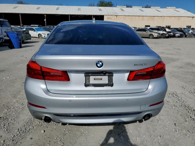 BMW 5 Series I Image 11