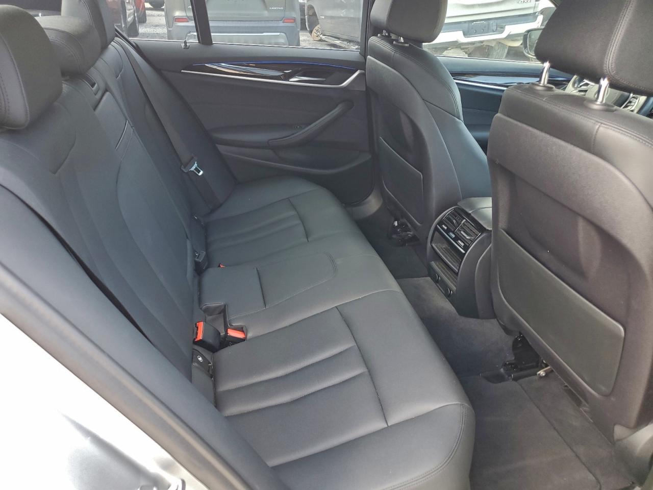 BMW 5 Series I Image 6