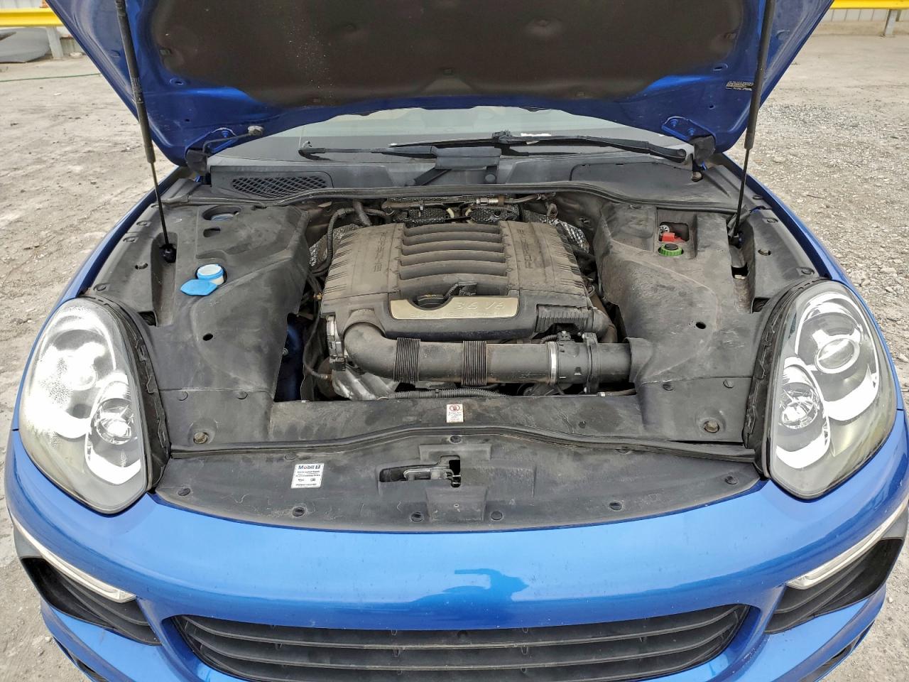 Porsche Cayenne Image 10