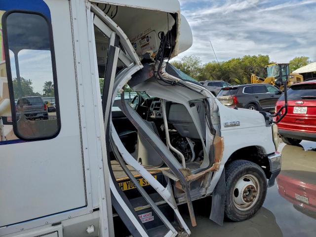 Ford Econoline E350 Super Duty Cutaway Van Image 10